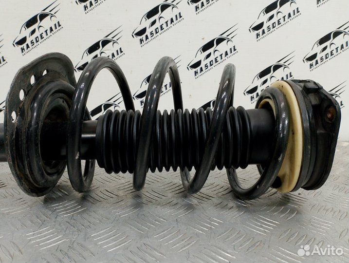 Амортизатор подвески передний правый Nissan