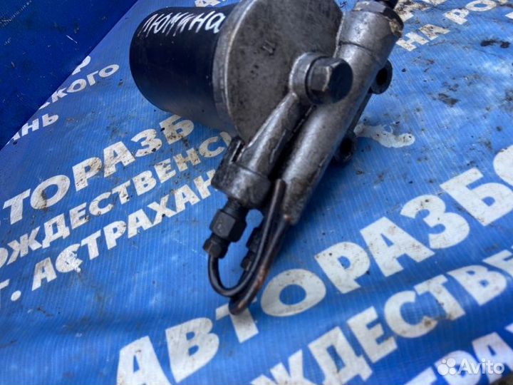 Корпус топливного фильтра. Chevrolet Lumina Apv