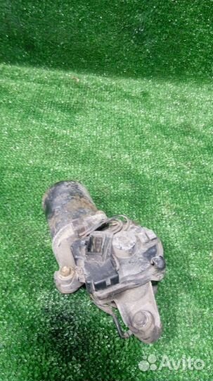 Моторчик стеклоочистителя передний Toyota Corolla