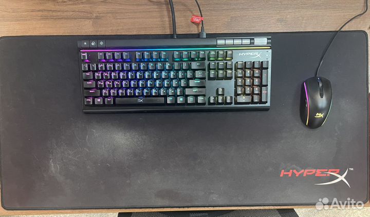 Комплект hyperx: игровая клавиатура, мышь, ковер