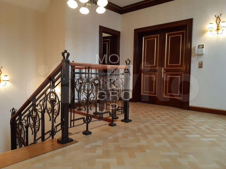 Коттедж 480 м² на участке 15 сот.