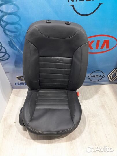 Сиденье кресло переднее Renault duster Лев, Прав