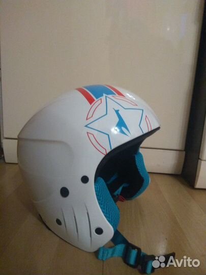 Горнолыжный шлем