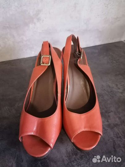 Босоножки женские