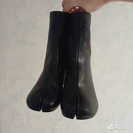 Maison margiela tabi ankle boots