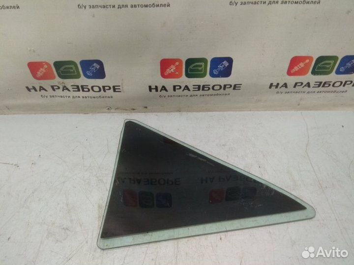 Форточка двери задняя правая Toyota Camry V50