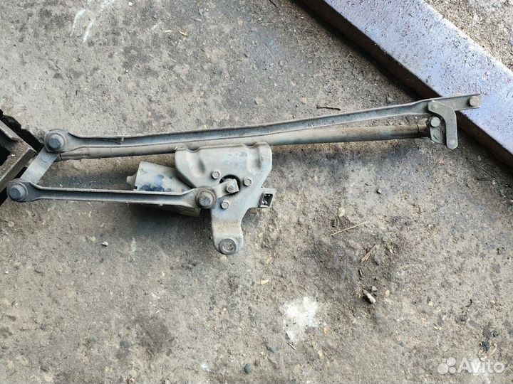 Трапеция стеклоочистителя бмв Е30 с моторчиком