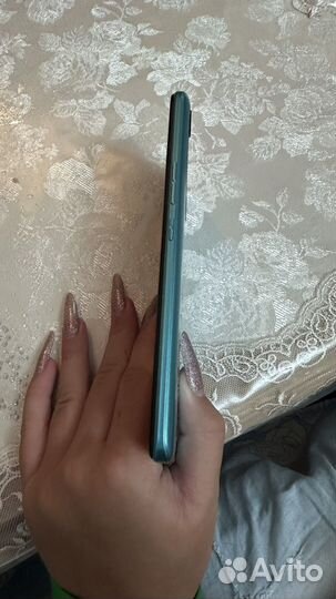 Телефон tecno spark 8C