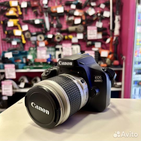 Зеркальный фотоаппарат Canon 4000D