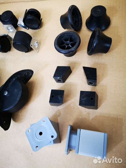 Ножки, колеса чемодана тумбы комплекты от