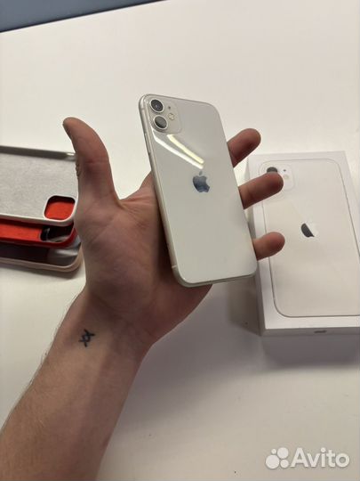 iPhone 11, 128 ГБ