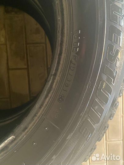 Bridgestone Blizzak Revo GZ 215/60 R17
