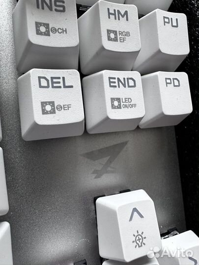 Игровая механическая клавиатура белая