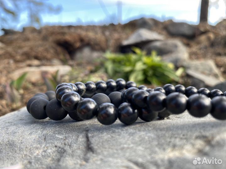 Моно браслет из натурального камня шунгит
