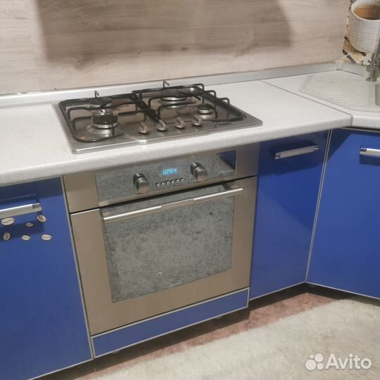 Кухонный гарнитур с техникой бу