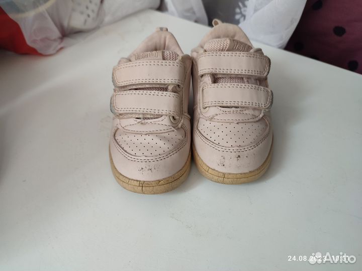 Кроссовки для девочки