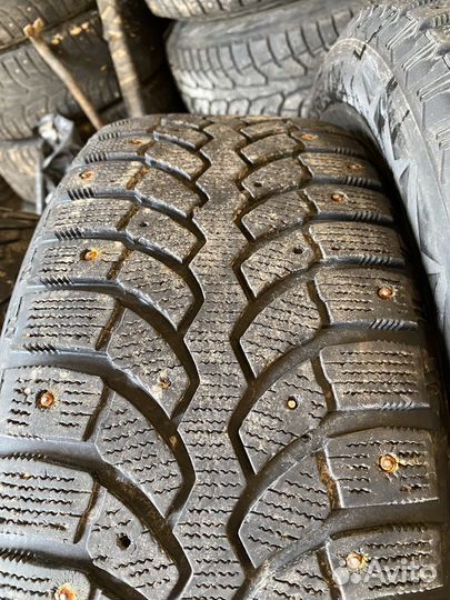 Bridgestone Blizzak Ice 215/60 R16