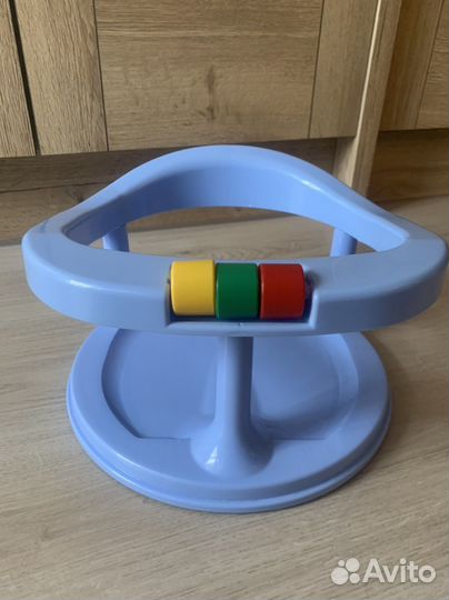 Стульчик для купания на присосках для ребенка