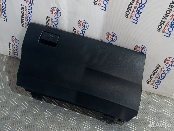 Бардачок Toyota Camry