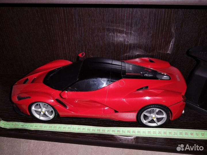 Автомобиль на пульт управлении