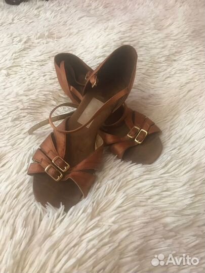 Продам платье для бальных танце