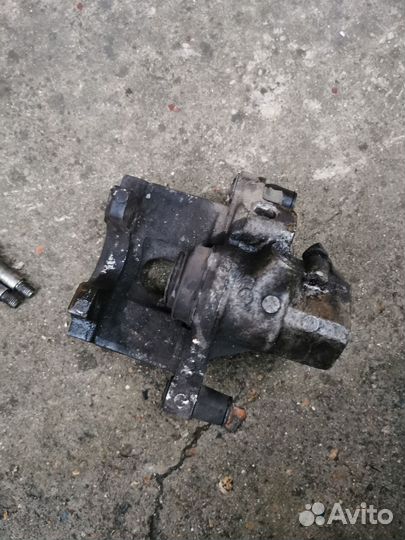 Ford Focus 2 Суппорт тормозной задний правый