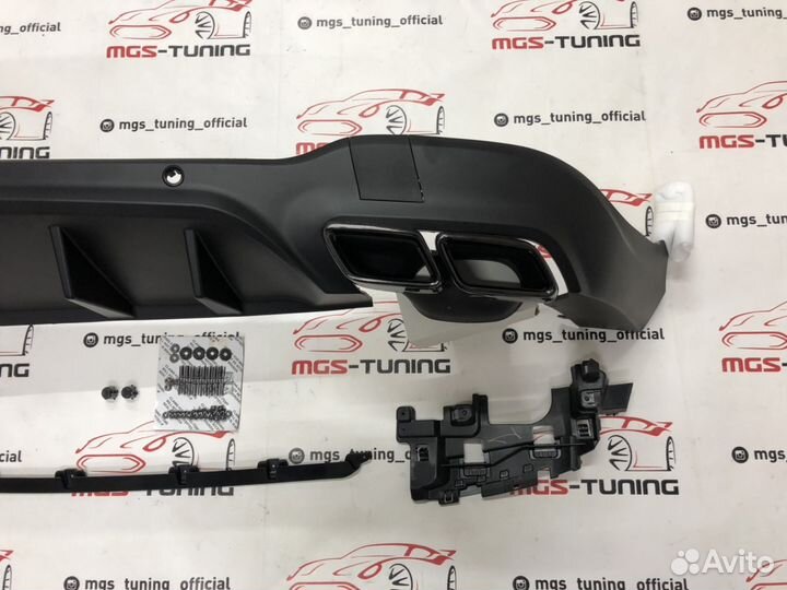 Диффузор с черными насадками Mercedes GLC 63 AMG