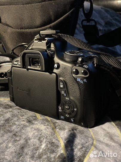 Зеркальный фотоаппарат canon 600D