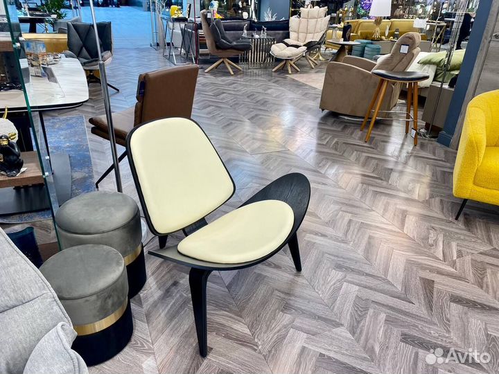 Дизайнерское кресло