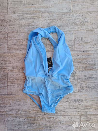 Купальник слитный новый 44