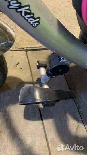 Детский велосипед с ручкой