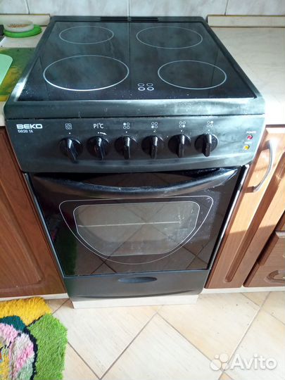 Продам электрическую плиту