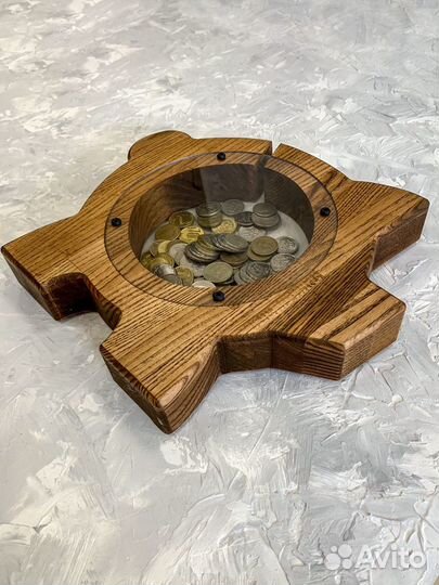 Большая деревянная копилка