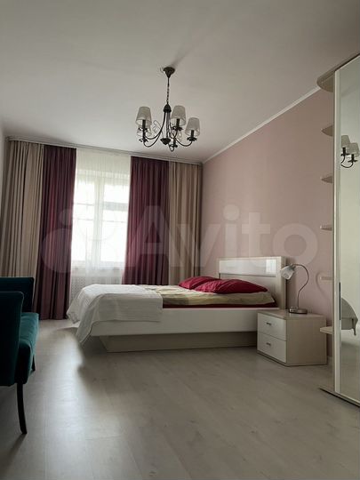 2-к. квартира, 69,8 м², 2/3 эт.