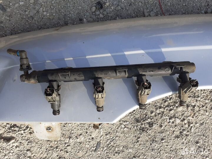 Рейка топливная Kia Spectra