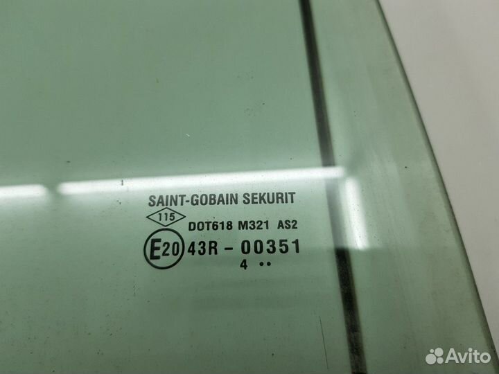 Cтекло двери заднее правое