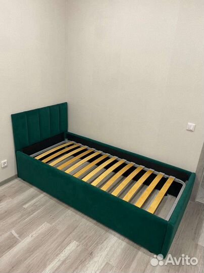 Кровать