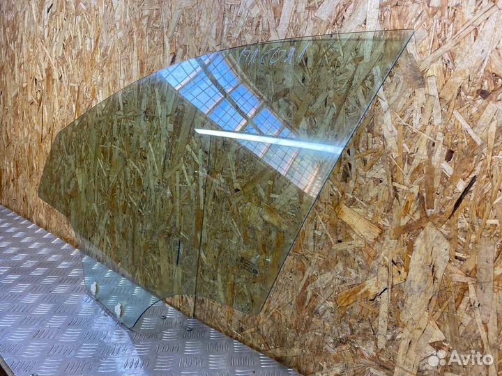 Стекло двери переднее левое Hyundai Solaris 1