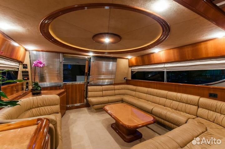 Аренда яхты Ferretti22M в центре Москвы