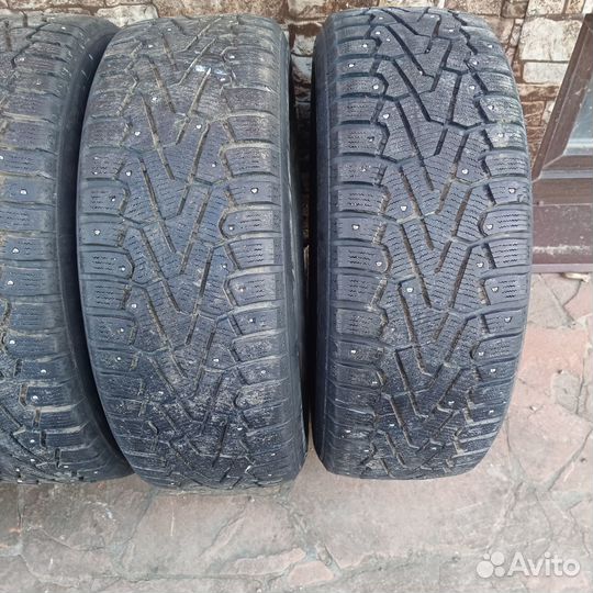 Pirelli Ice Zero 215/55 R17