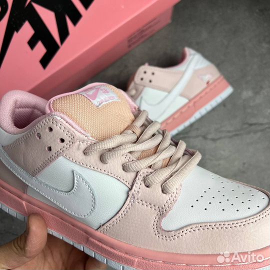 Кроссовки Nike SB Dunk Low Pink Pigeon (36-40)