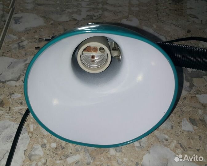 Настольный светильник