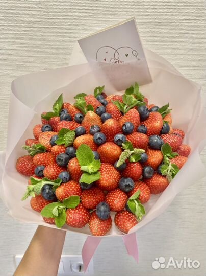 Клубника в шоколаде на 1 сентября