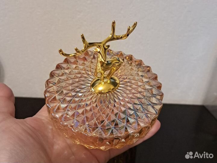 Конфетница цветное стекло с ручкой оленем