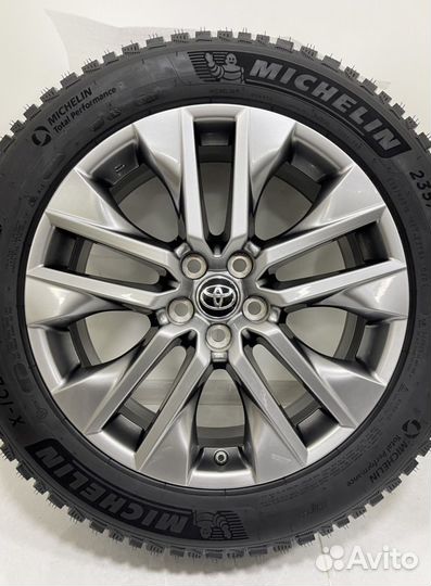 Новые Toyota Rav 4 new, Michelin 235/55 R19