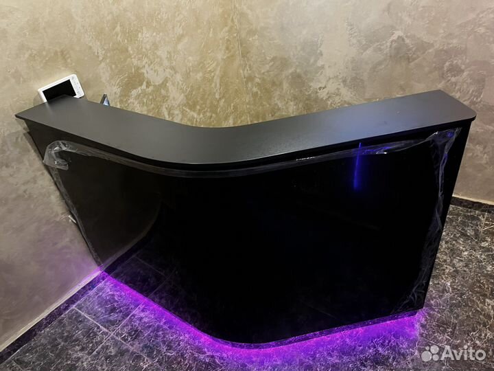 Новая стойка-Ресепшен. С глянцевым фасадом. Форма