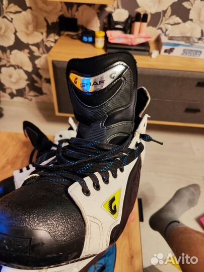 Коньки хоккейные профессиональные