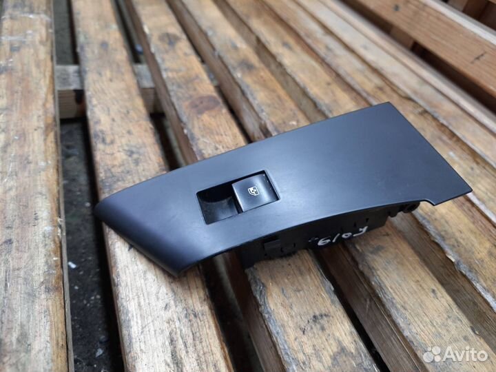 Блок управления стеклоподъемниками передней правой