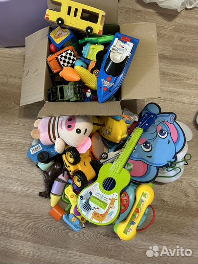 Игрушки для мальчика пакетом