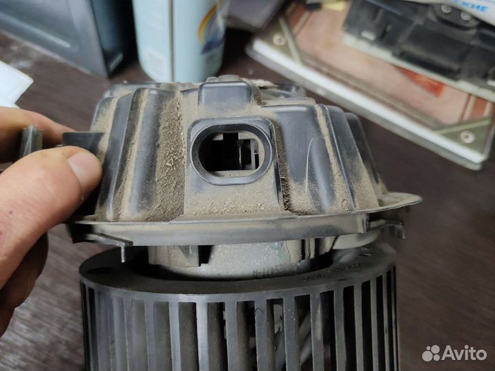 Моторчик печки renault logan 2006г